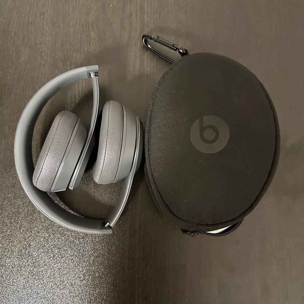 Beats Solo3 Wireless Neighborhood Collection Asphalt Gray READ DESCRIPTION - Picture 6 of 6